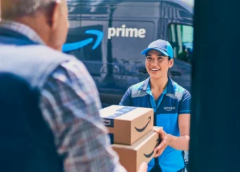 E-Commerce Logistics Strategies That Improve Delivery Performance and Customer Loyalty